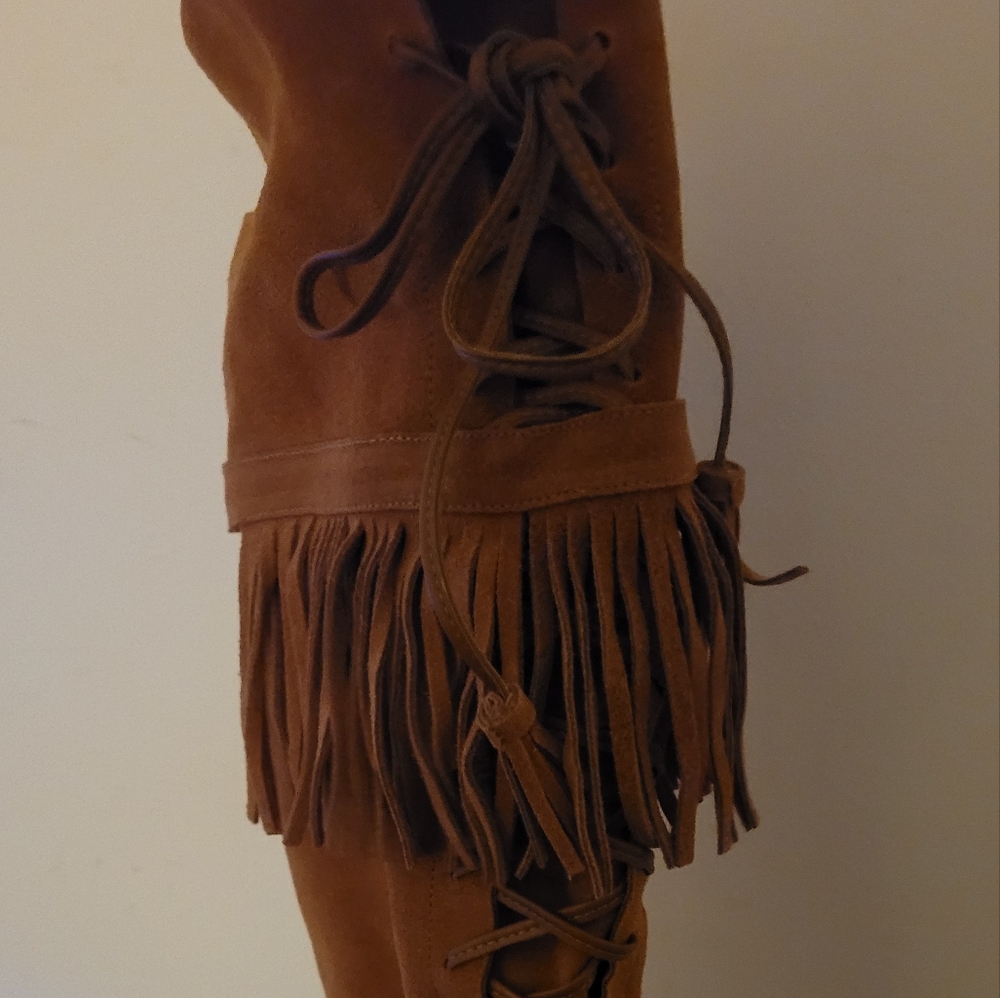 Boots - Picture 2 of 5